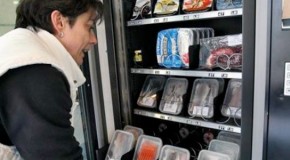 Idée de restauration rapide avec des distributeurs automatiques de fruits de mer