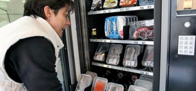 Idée de restauration rapide avec des distributeurs automatiques de fruits de mer