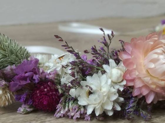 Couronne de fleurs séchées